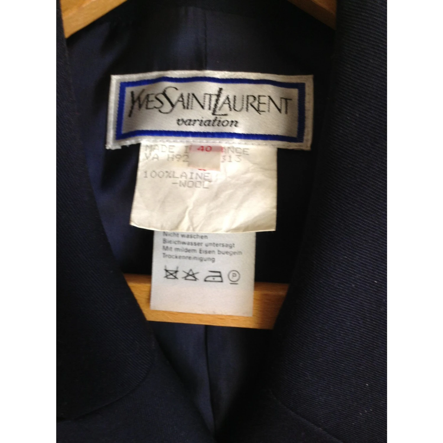Yves Saint Laurent Vestes Bleu Marine 6 Yves Saint Laurent Vestes Bleu Marine – Image 4