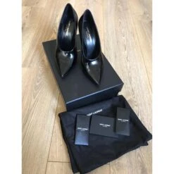 Yves Saint Laurent Pompe Teddy En Cuir Brillant Noir 11 Yves Saint Laurent Pompe Teddy En Cuir Brillant Noir -Yves Saint Laurent 104246 4