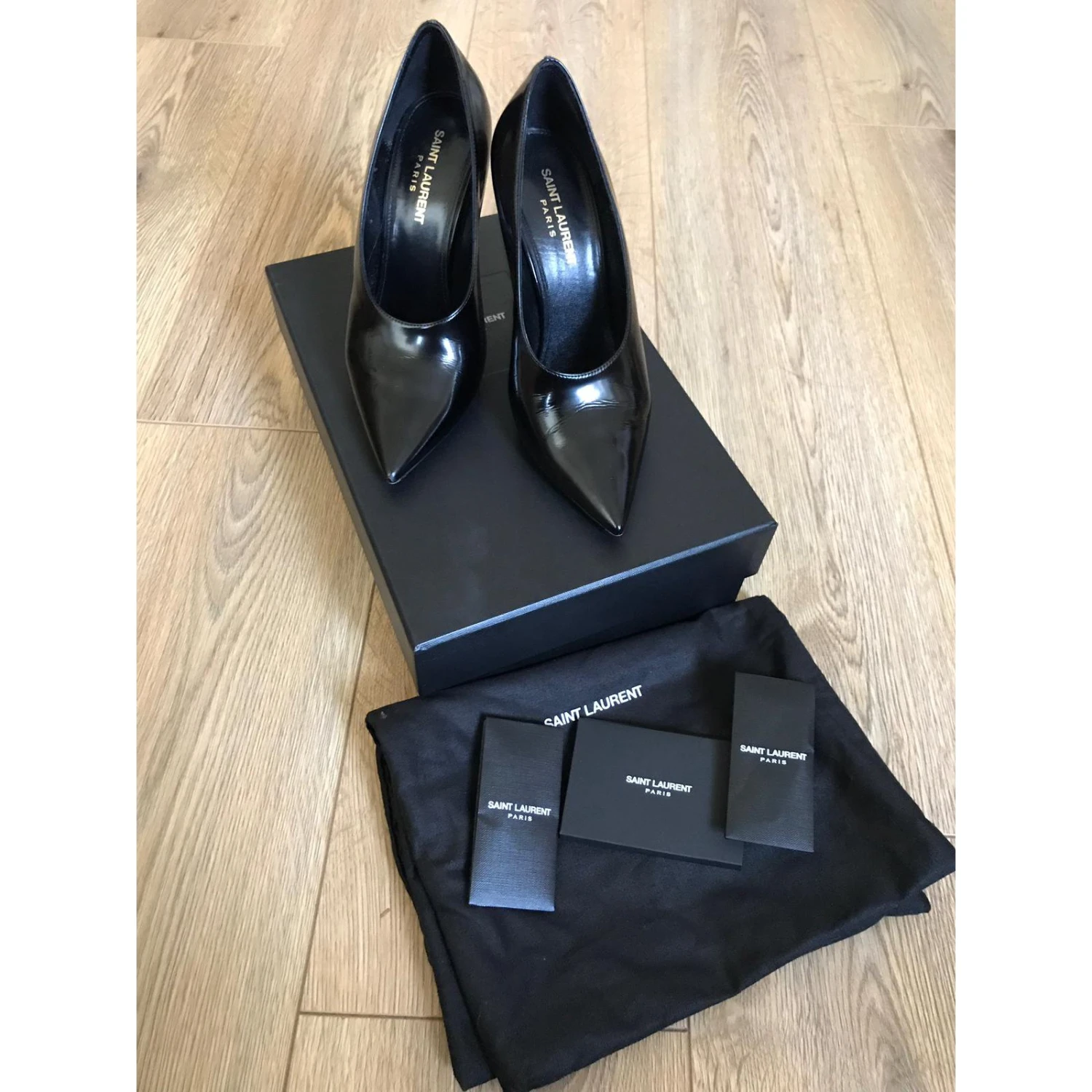 Yves Saint Laurent Pompe Teddy En Cuir Brillant Noir 6 Yves Saint Laurent Pompe Teddy En Cuir Brillant Noir – Image 4