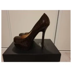 Yves Saint Laurent Escarpin Yves St Laurent Couleur Noire En Très Bon état Bordeaux 8 Yves Saint Laurent Escarpin Yves St Laurent Couleur Noire En Très Bon état Bordeaux -Yves Saint Laurent 147385 3