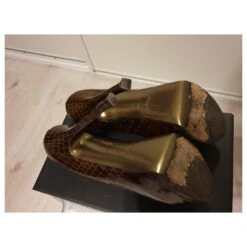 Yves Saint Laurent Escarpin Yves St Laurent Couleur Noire En Très Bon état Bordeaux 9 Yves Saint Laurent Escarpin Yves St Laurent Couleur Noire En Très Bon état Bordeaux -Yves Saint Laurent 147385 4