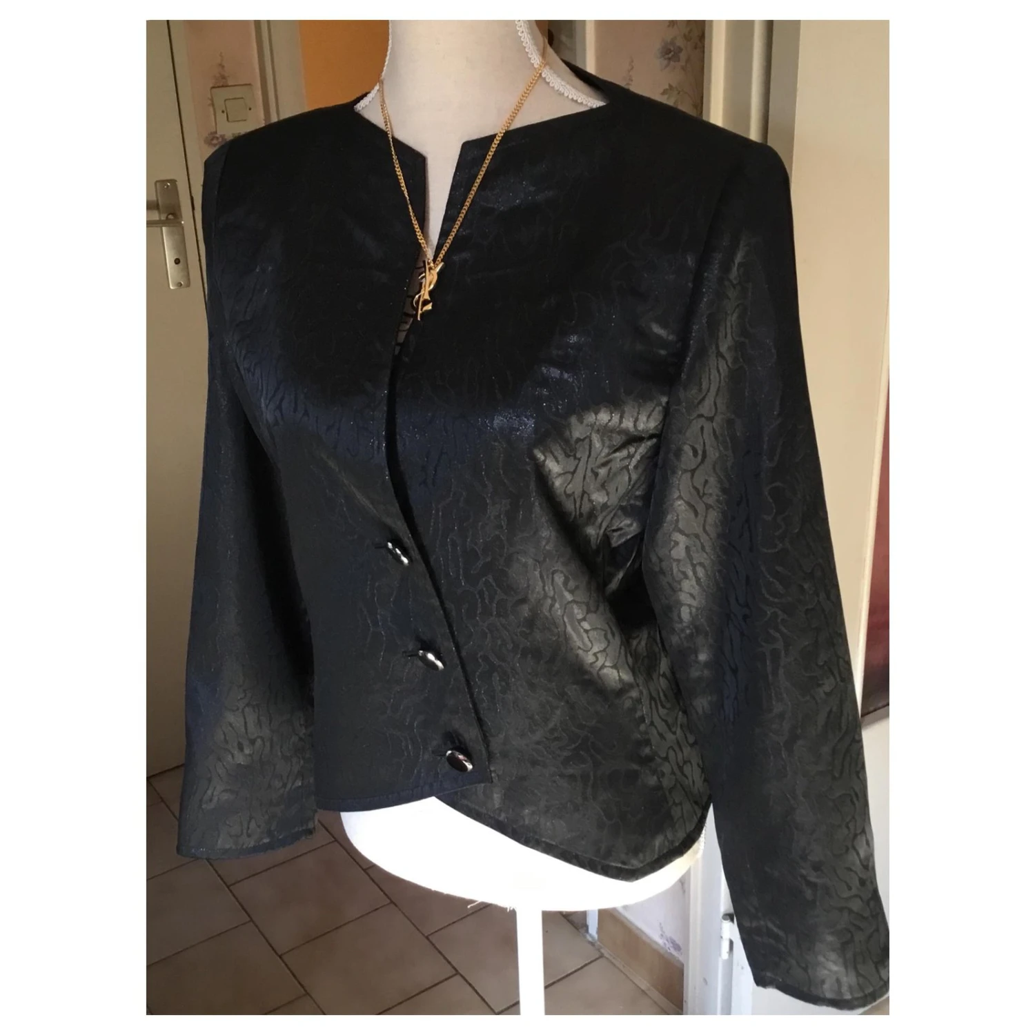 Yves Saint Laurent BLAZER NOIR À RAMAGES 5 Yves Saint Laurent BLAZER NOIR À RAMAGES – Image 3