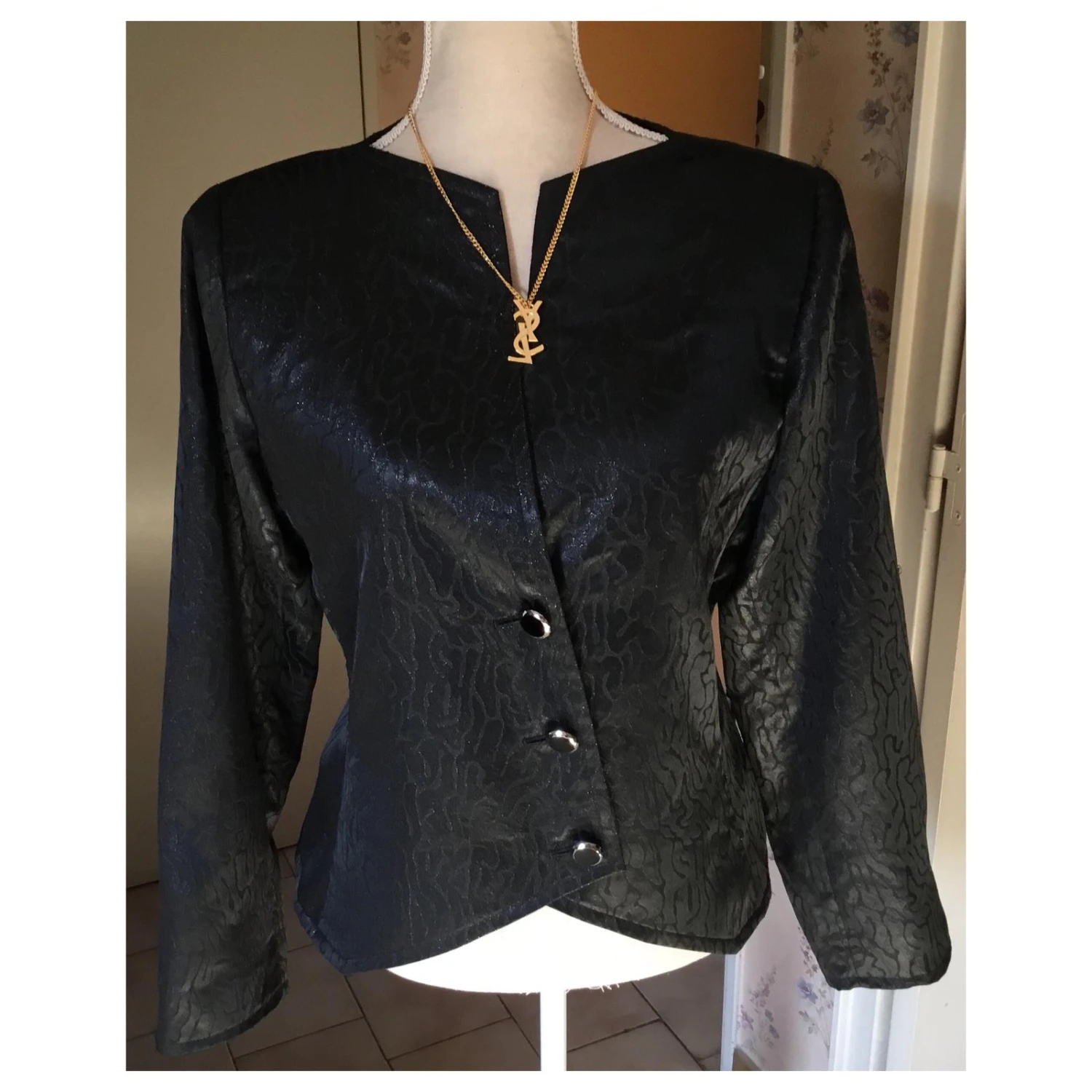 Yves Saint Laurent BLAZER NOIR À RAMAGES 8 Yves Saint Laurent BLAZER NOIR À RAMAGES – Image 6