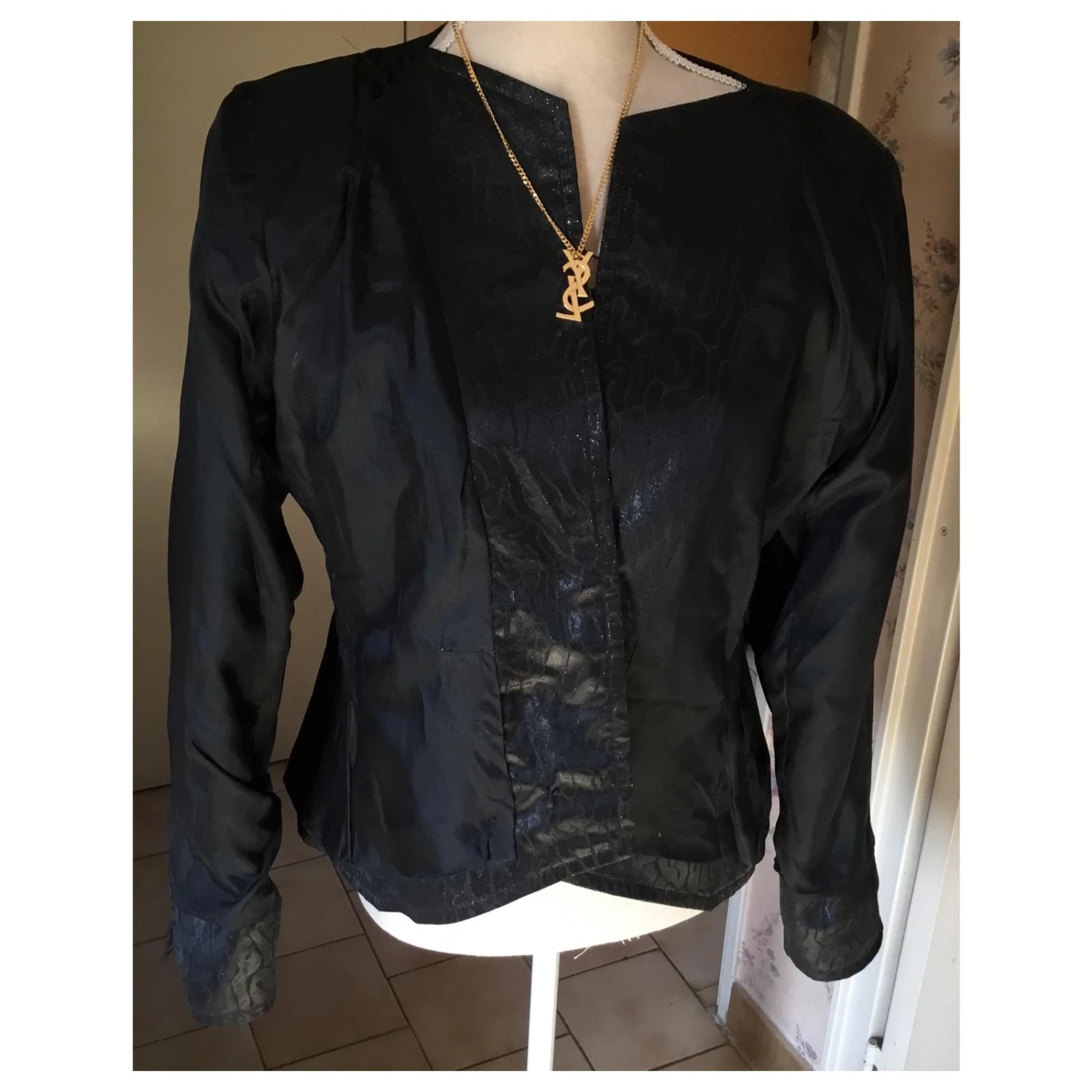 Yves Saint Laurent BLAZER NOIR À RAMAGES 9 Yves Saint Laurent BLAZER NOIR À RAMAGES – Image 7