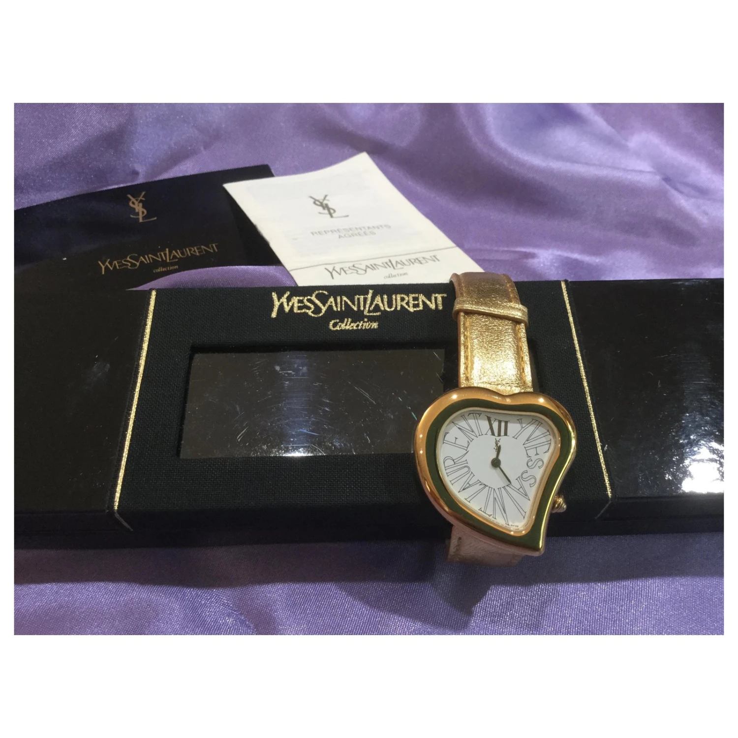 Yves Saint Laurent Visage De Coeur, Chiffres Romains Doré 4 Yves Saint Laurent Visage De Coeur, Chiffres Romains Doré – Image 2