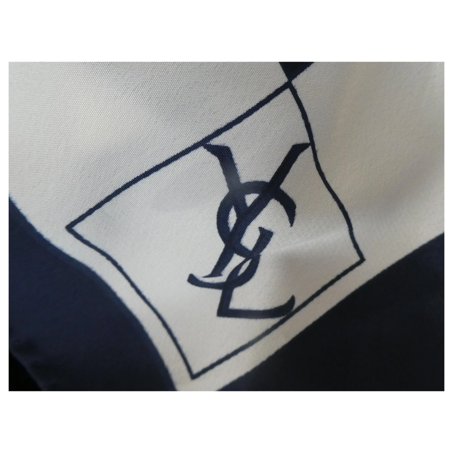 Yves Saint Laurent YSL Logos Blanc Bleu Marine 4 Yves Saint Laurent YSL Logos Blanc Bleu Marine – Image 2