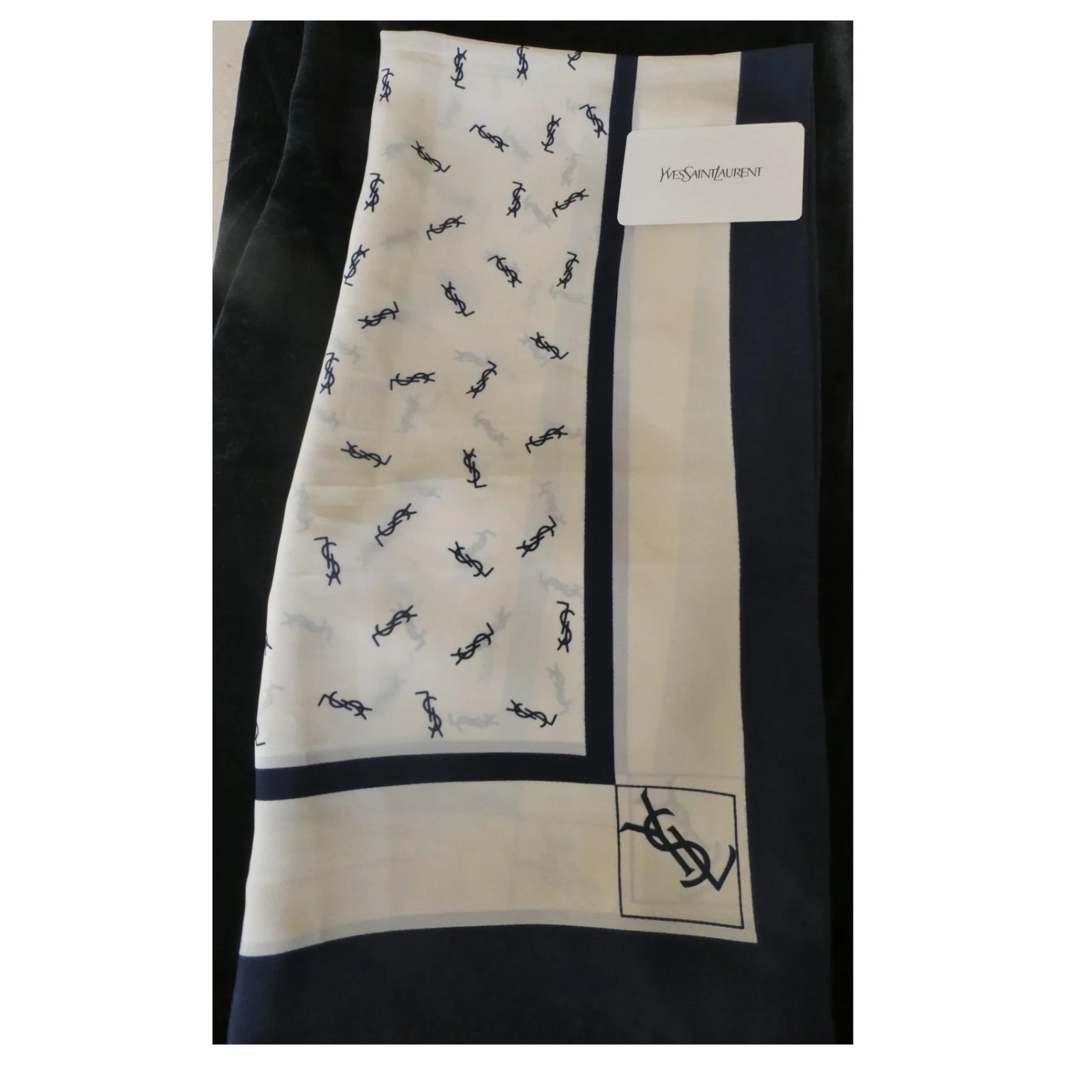 Yves Saint Laurent YSL Logos Blanc Bleu Marine 5 Yves Saint Laurent YSL Logos Blanc Bleu Marine – Image 3