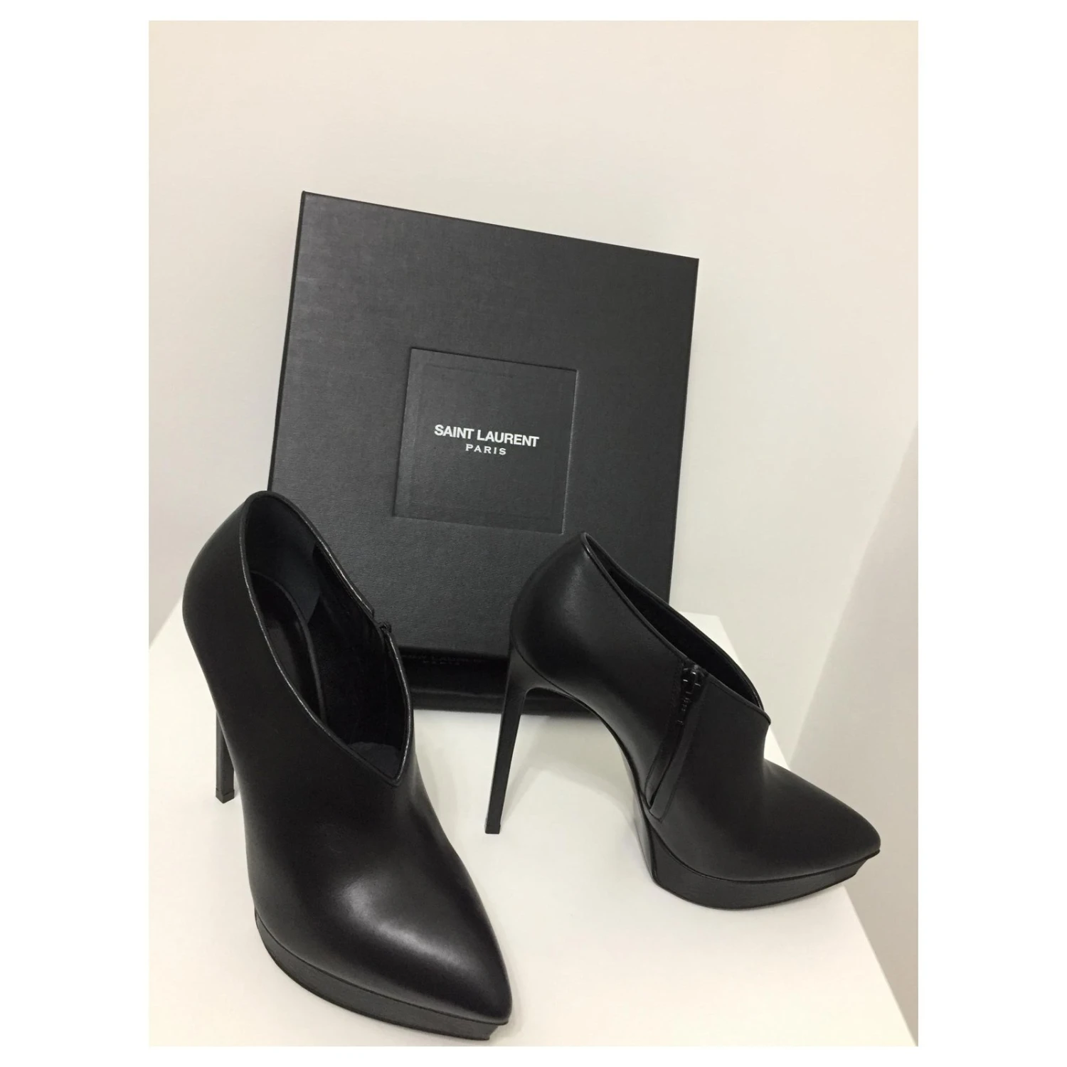 Yves Saint Laurent Bottines Cuir Et Ressemelées Noir 8 Yves Saint Laurent Bottines Cuir Et Ressemelées Noir – Image 6