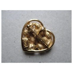 Yves Saint Laurent Broche Coeur Doré, Pierres Roses. -Yves Saint Laurent 171804 3