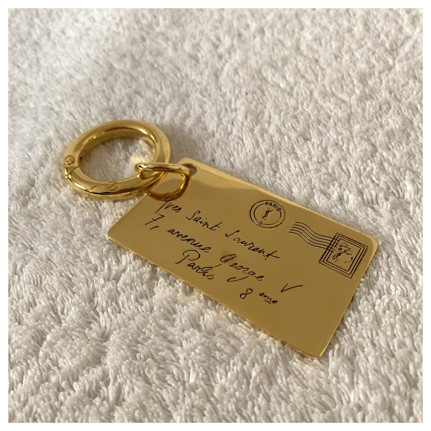 Yves Saint Laurent Porte-clés Metail Gold Y-Mail Bijouterie Dorée 5 Yves Saint Laurent Porte-clés Metail Gold Y-Mail Bijouterie Dorée – Image 3