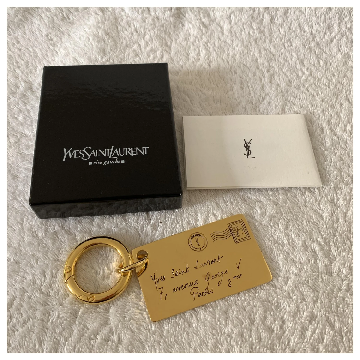 Yves Saint Laurent Porte-clés Metail Gold Y-Mail Bijouterie Dorée 6 Yves Saint Laurent Porte-clés Metail Gold Y-Mail Bijouterie Dorée – Image 4