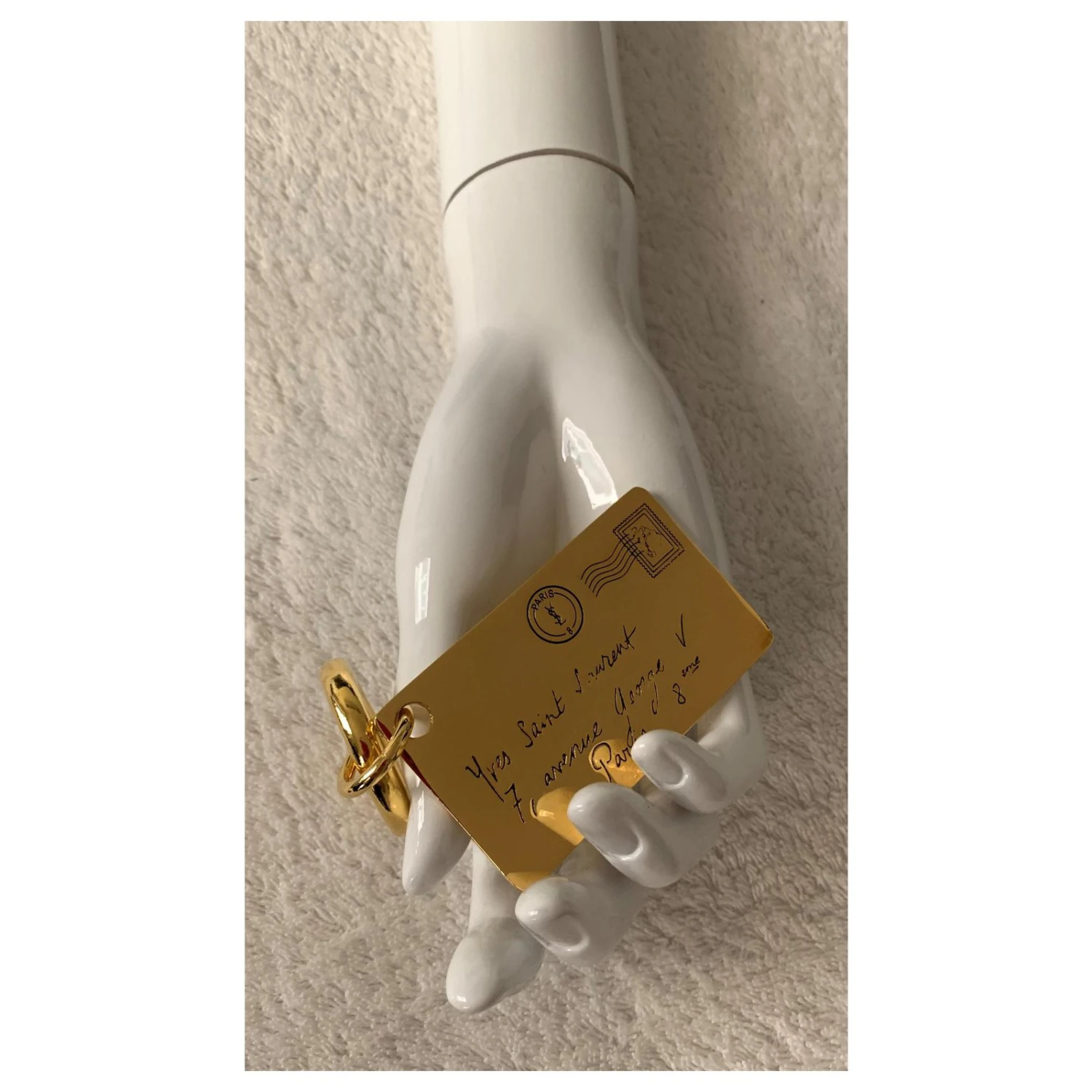 Yves Saint Laurent Porte-clés Metail Gold Y-Mail Bijouterie Dorée 8 Yves Saint Laurent Porte-clés Metail Gold Y-Mail Bijouterie Dorée – Image 6