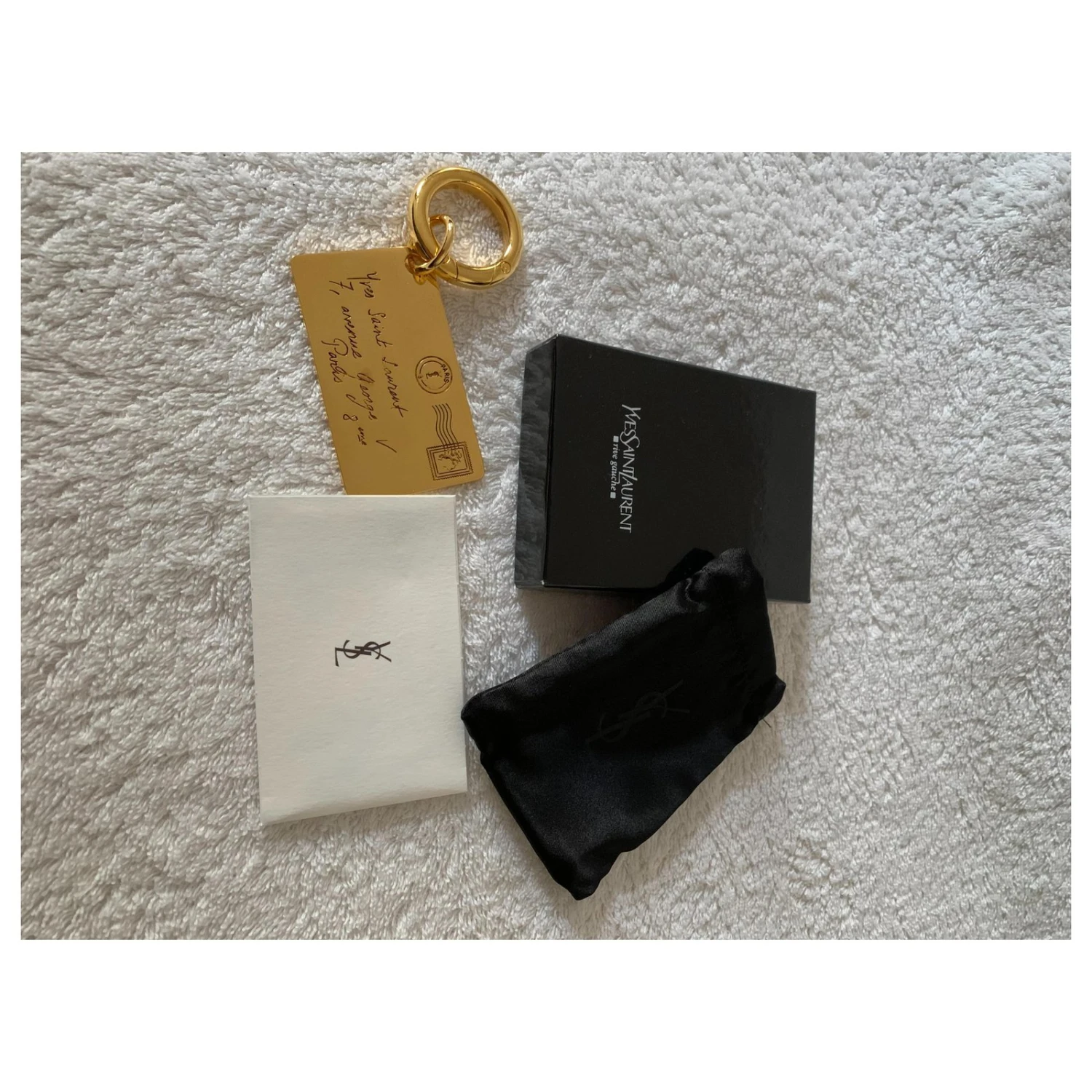 Yves Saint Laurent Porte-clés Metail Gold Y-Mail Bijouterie Dorée 9 Yves Saint Laurent Porte-clés Metail Gold Y-Mail Bijouterie Dorée – Image 7