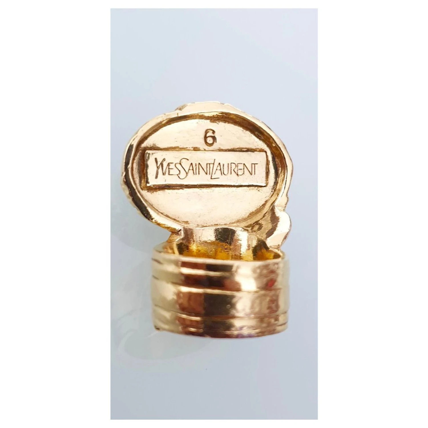 Yves Saint Laurent Bague Yves Saint-Laurent Doré 4 Yves Saint Laurent Bague Yves Saint-Laurent Doré – Image 2