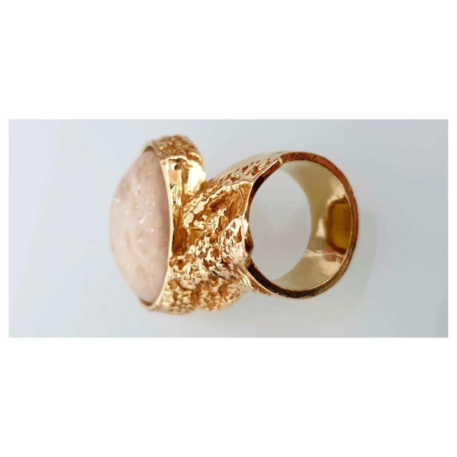 Yves Saint Laurent Bague Yves Saint-Laurent Doré 7 Yves Saint Laurent Bague Yves Saint-Laurent Doré – Image 5