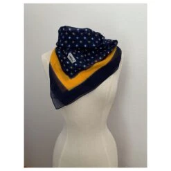 Yves Saint Laurent Foulard Vintage Jaune Bleu Marine 10 Yves Saint Laurent Foulard Vintage Jaune Bleu Marine -Yves Saint Laurent 234980 4