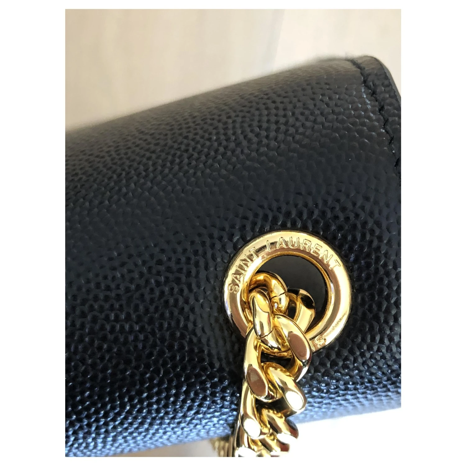 Yves Saint Laurent Pochette YSL Kate Avec Pompon Noir 5 Yves Saint Laurent Pochette YSL Kate Avec Pompon Noir – Image 3