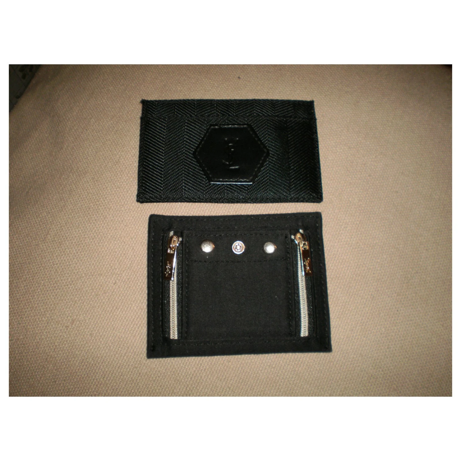 Yves Saint Laurent Lot Yves St Laurent Porte Cartes Et Miroir De Sac Neufs Noir 4 Yves Saint Laurent Lot Yves St Laurent Porte Cartes Et Miroir De Sac Neufs Noir – Image 2