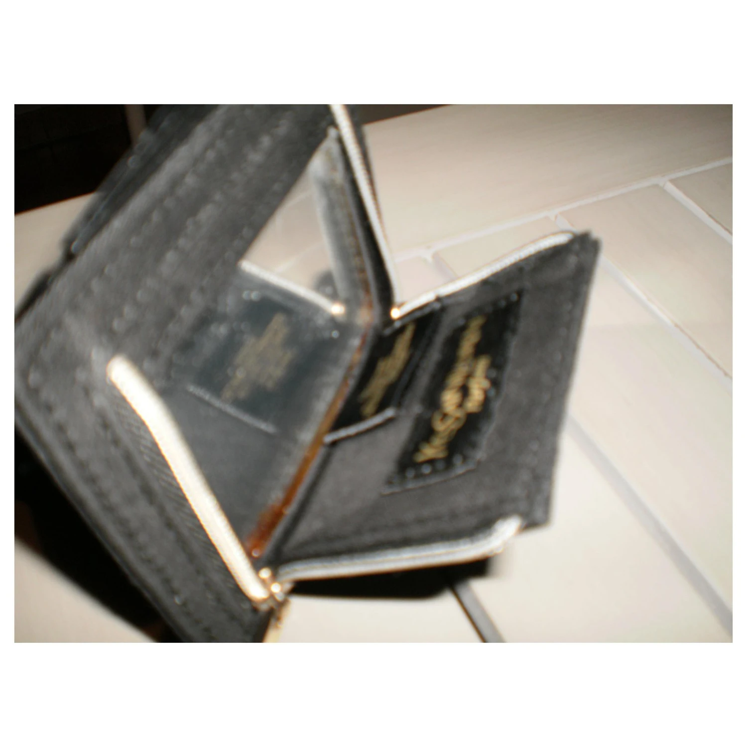 Yves Saint Laurent Lot Yves St Laurent Porte Cartes Et Miroir De Sac Neufs Noir 5 Yves Saint Laurent Lot Yves St Laurent Porte Cartes Et Miroir De Sac Neufs Noir – Image 3