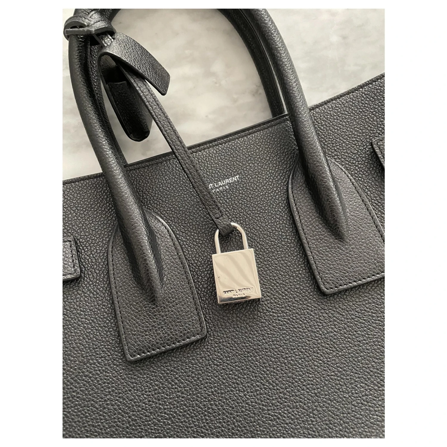 Yves Saint Laurent Sac De Jour Noir 4 Yves Saint Laurent Sac De Jour Noir â Image 2