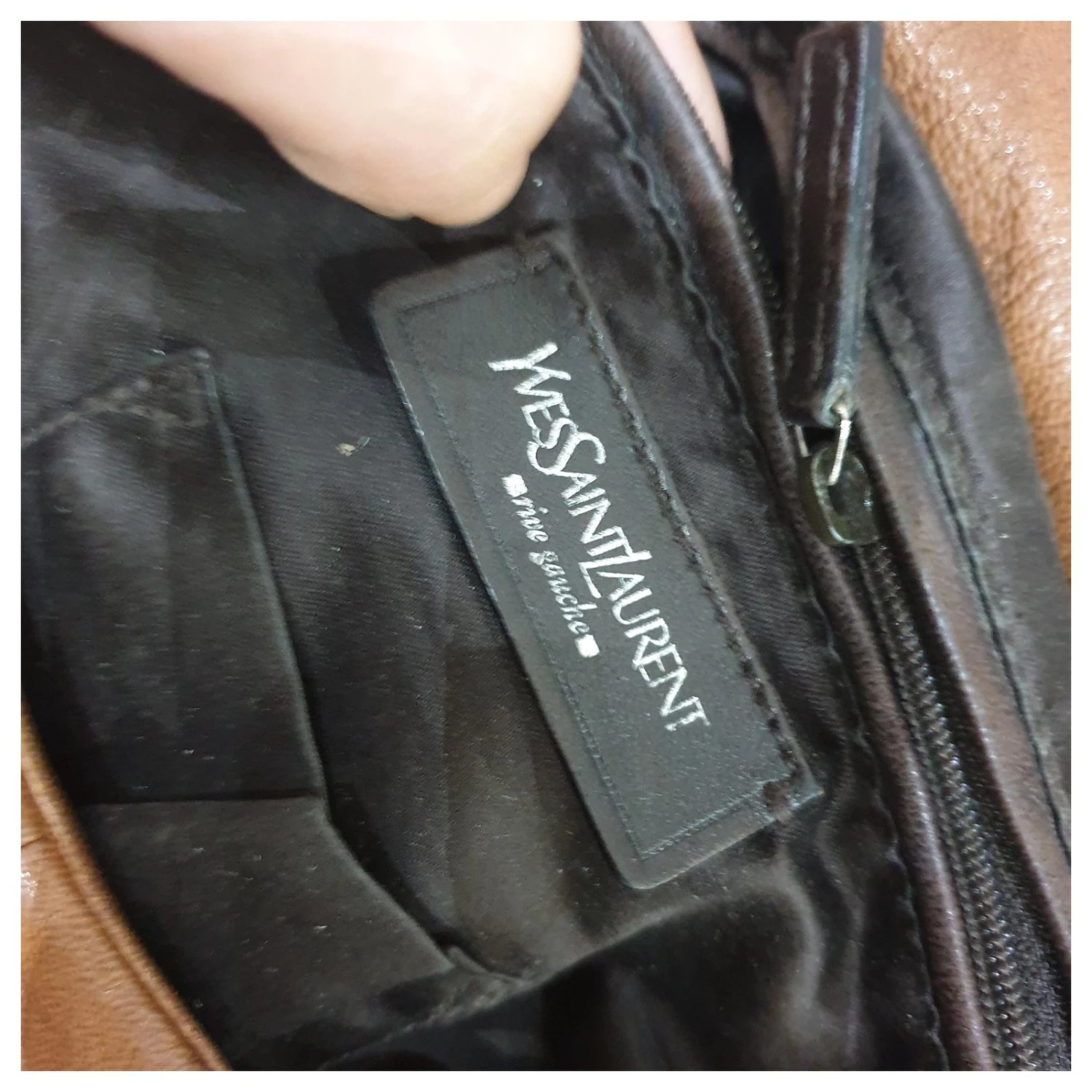 Sac Hobo En Cuir Yves Saint Laurent Cognac 12 Sac Hobo En Cuir Yves Saint Laurent Cognac – Image 10