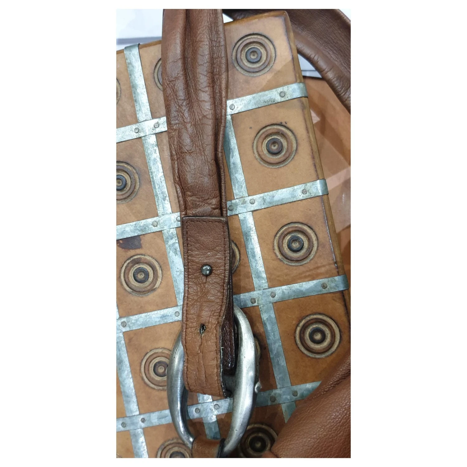 Sac Hobo En Cuir Yves Saint Laurent Cognac 4 Sac Hobo En Cuir Yves Saint Laurent Cognac – Image 2