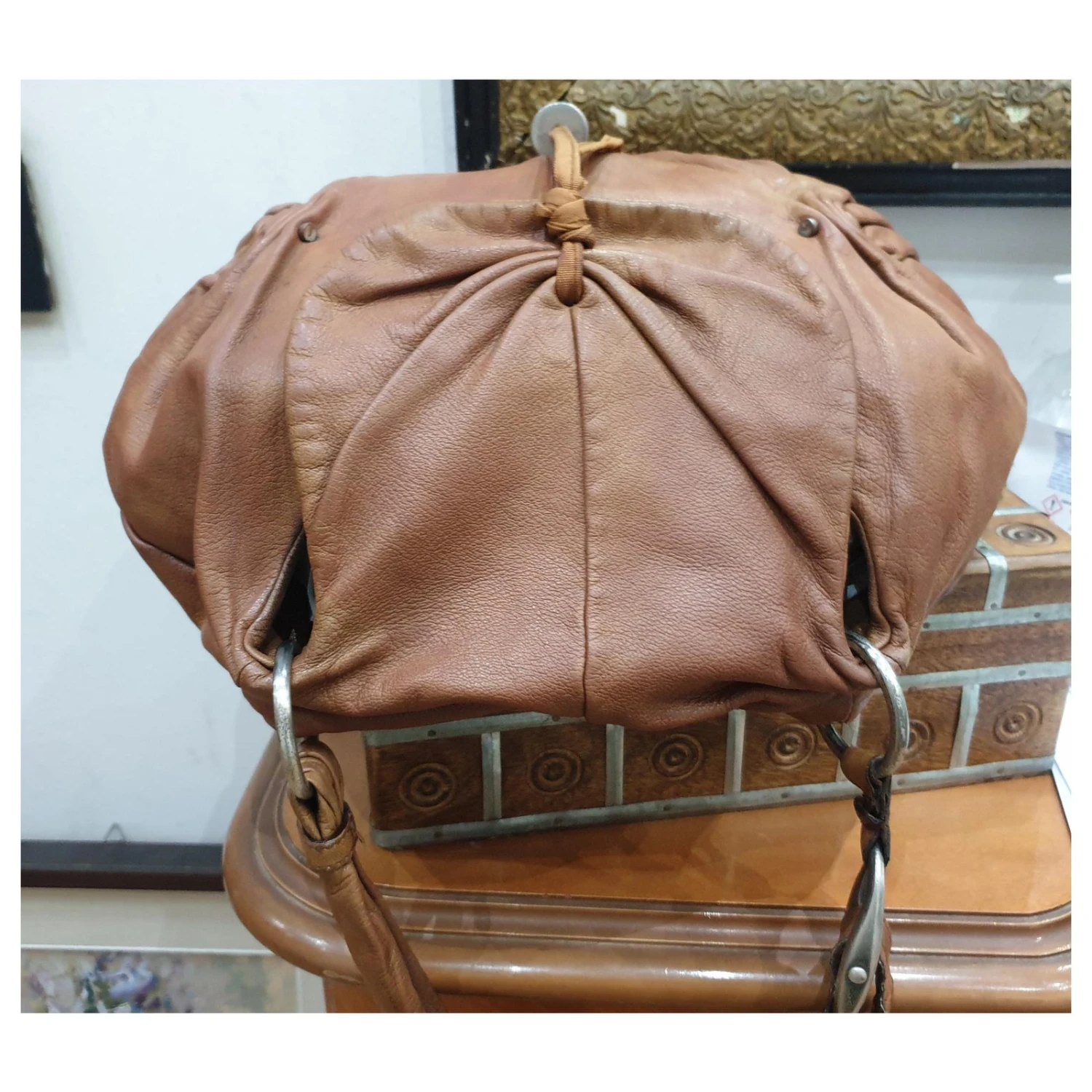 Sac Hobo En Cuir Yves Saint Laurent Cognac 8 Sac Hobo En Cuir Yves Saint Laurent Cognac – Image 6