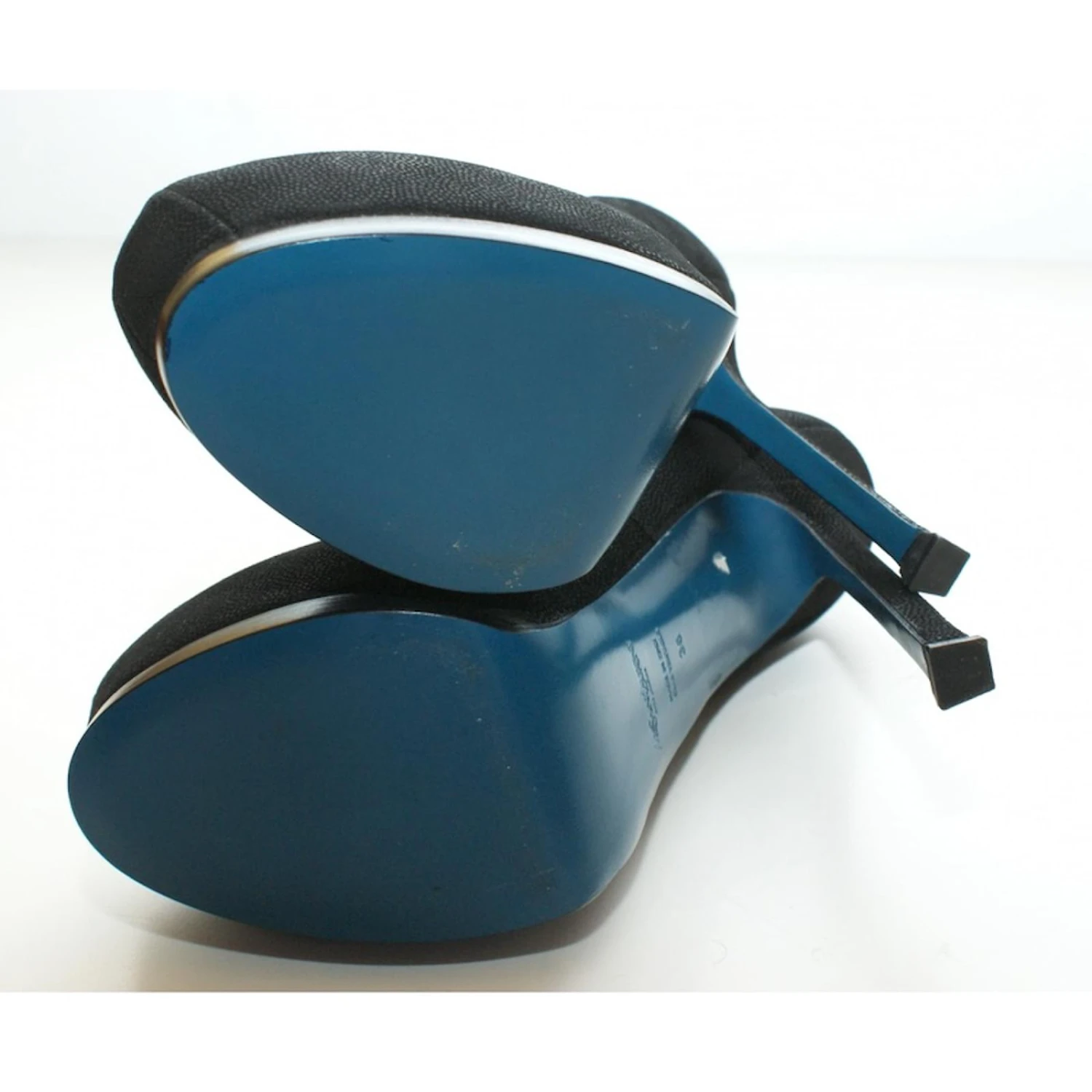 Yves Saint Laurent Tribute Noir 6 Yves Saint Laurent Tribute Noir – Image 4