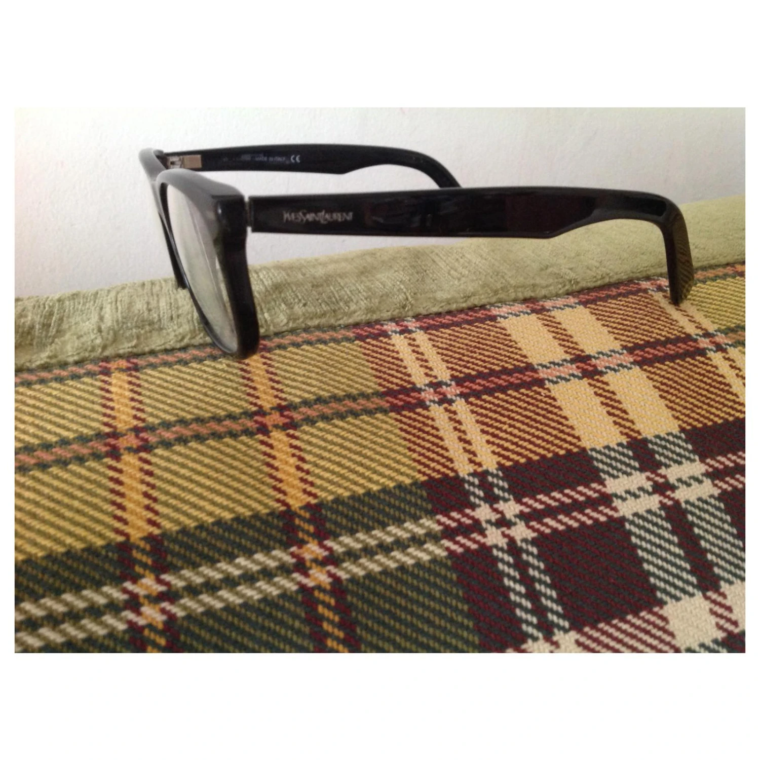 Yves Saint Laurent Des Lunettes De Soleil Noir 7 Yves Saint Laurent Des Lunettes De Soleil Noir – Image 5