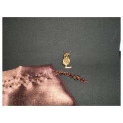 Yves Saint Laurent Broche Pin's Vintage Yves St Laurent Comme Neuve Avec Pochette Doré -Yves Saint Laurent 301373 2