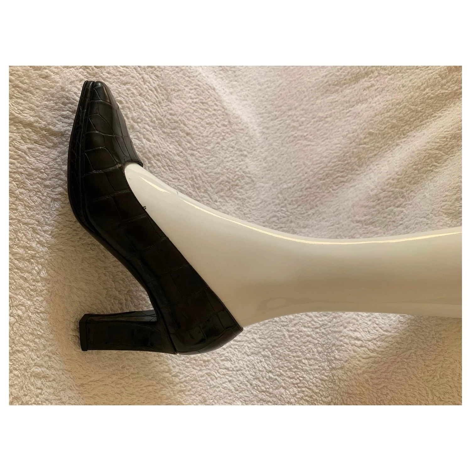 Yves Saint Laurent Escarpins En Cuir Imprimé Vintage Noir 12 Yves Saint Laurent Escarpins En Cuir Imprimé Vintage Noir – Image 10