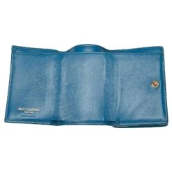 Yves Saint Laurent Portefeuille à Deux Volets En Relief YSL Blue Star Bleu 16 Yves Saint Laurent Portefeuille à Deux Volets En Relief YSL Blue Star Bleu -Yves Saint Laurent 356534 5