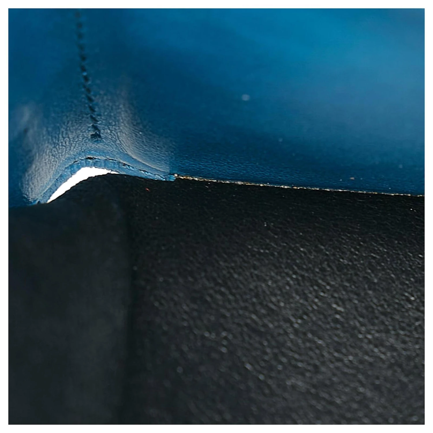 Yves Saint Laurent Portefeuille à Deux Volets En Relief YSL Blue Star Bleu 9 Yves Saint Laurent Portefeuille à Deux Volets En Relief YSL Blue Star Bleu – Image 7