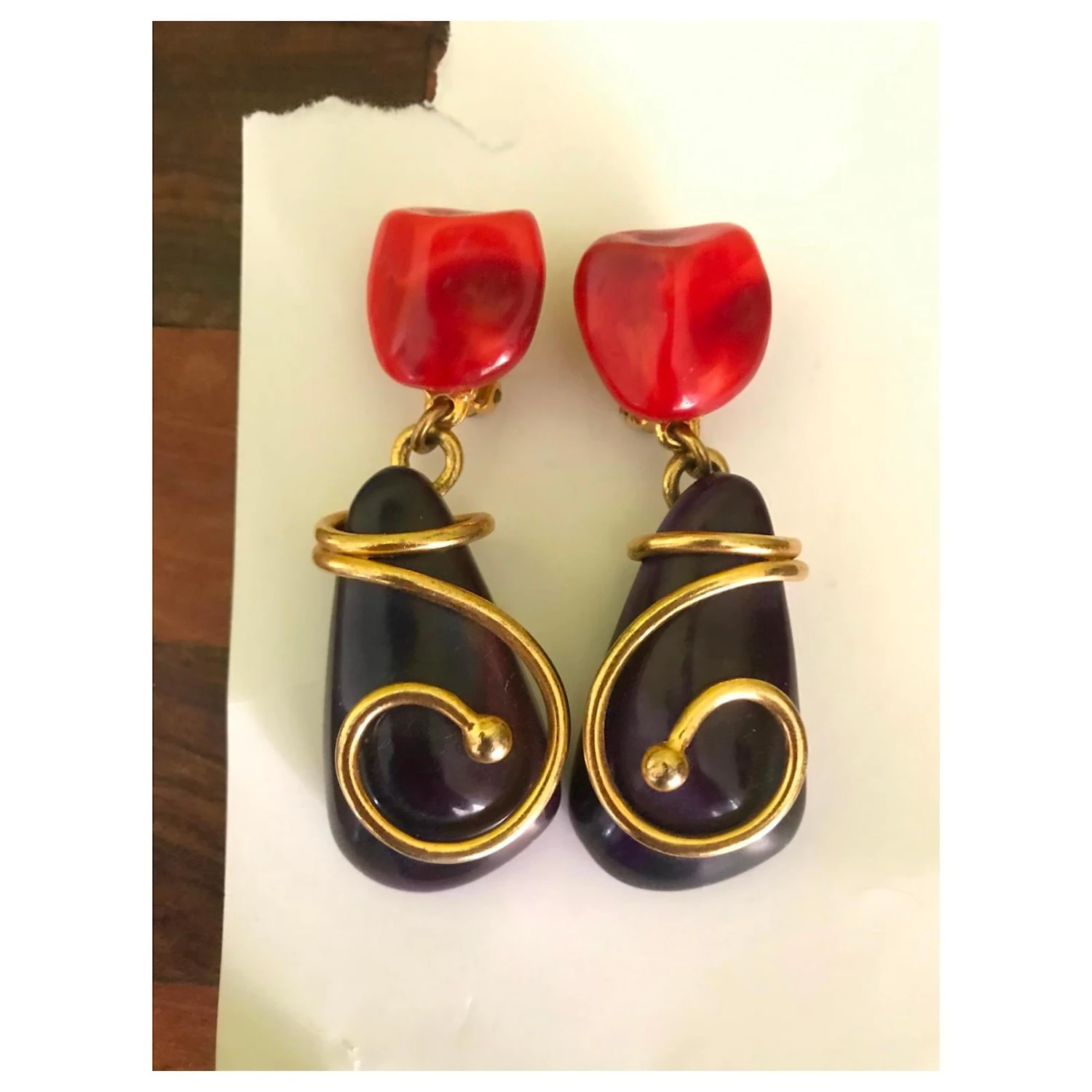 Yves Saint Laurent Je Ne Connais Pas Le Modèle Rouge Violet 4 Yves Saint Laurent Je Ne Connais Pas Le Modèle Rouge Violet – Image 2