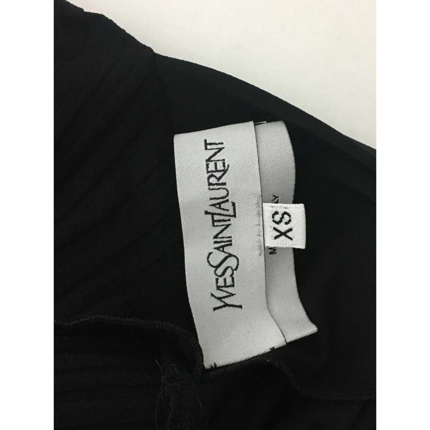 Yves Saint Laurent Top Cache Coeur Noir 7 Yves Saint Laurent Top Cache Coeur Noir – Image 5
