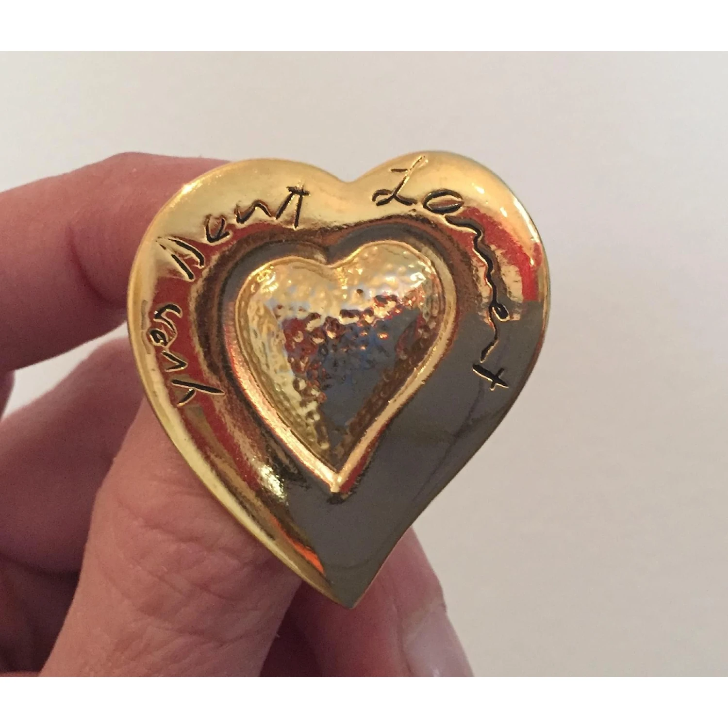 Broche Coeur Yves Saint Laurent Doré 7 Broche Coeur Yves Saint Laurent Doré – Image 5