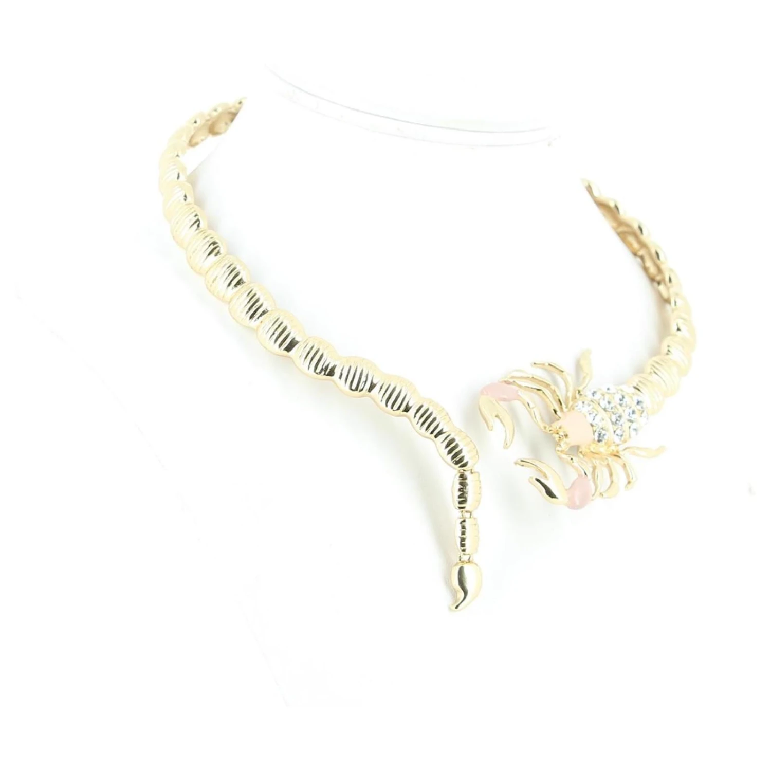 Collier Scorpion Yves Saint Laurent Jaune 4 Collier Scorpion Yves Saint Laurent Jaune – Image 2