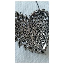 BROCHE YVES SAINT LAURENT QUORE EN MÉTAL ET CRISTAL Noir Métallisé 9 BROCHE YVES SAINT LAURENT QUORE EN MÉTAL ET CRISTAL Noir Métallisé -Yves Saint Laurent 439050 3