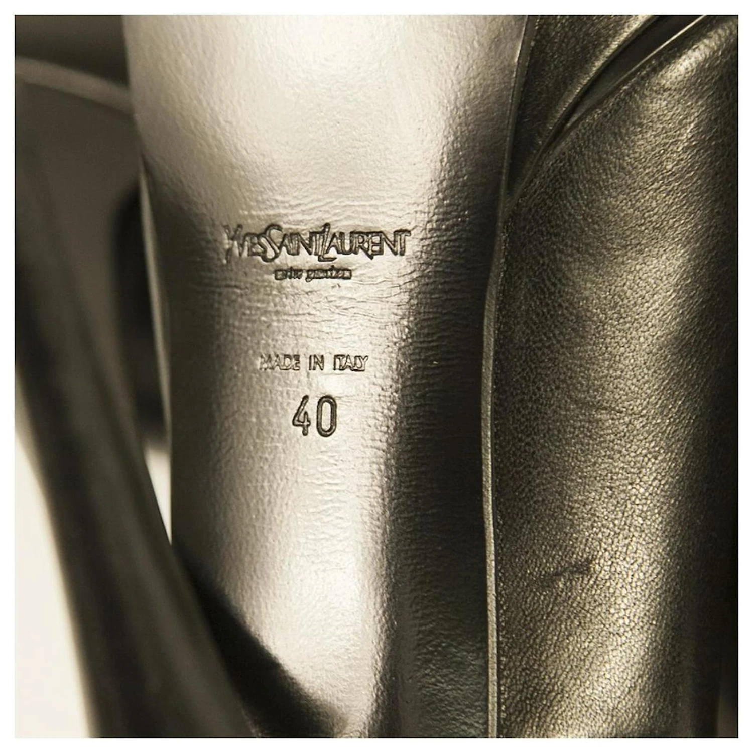 Yves Saint Laurent Escarpins YSL Tribute En Cuir Noir à Bout Rond Et Plateforme 40 10 Yves Saint Laurent Escarpins YSL Tribute En Cuir Noir à Bout Rond Et Plateforme 40 – Image 8