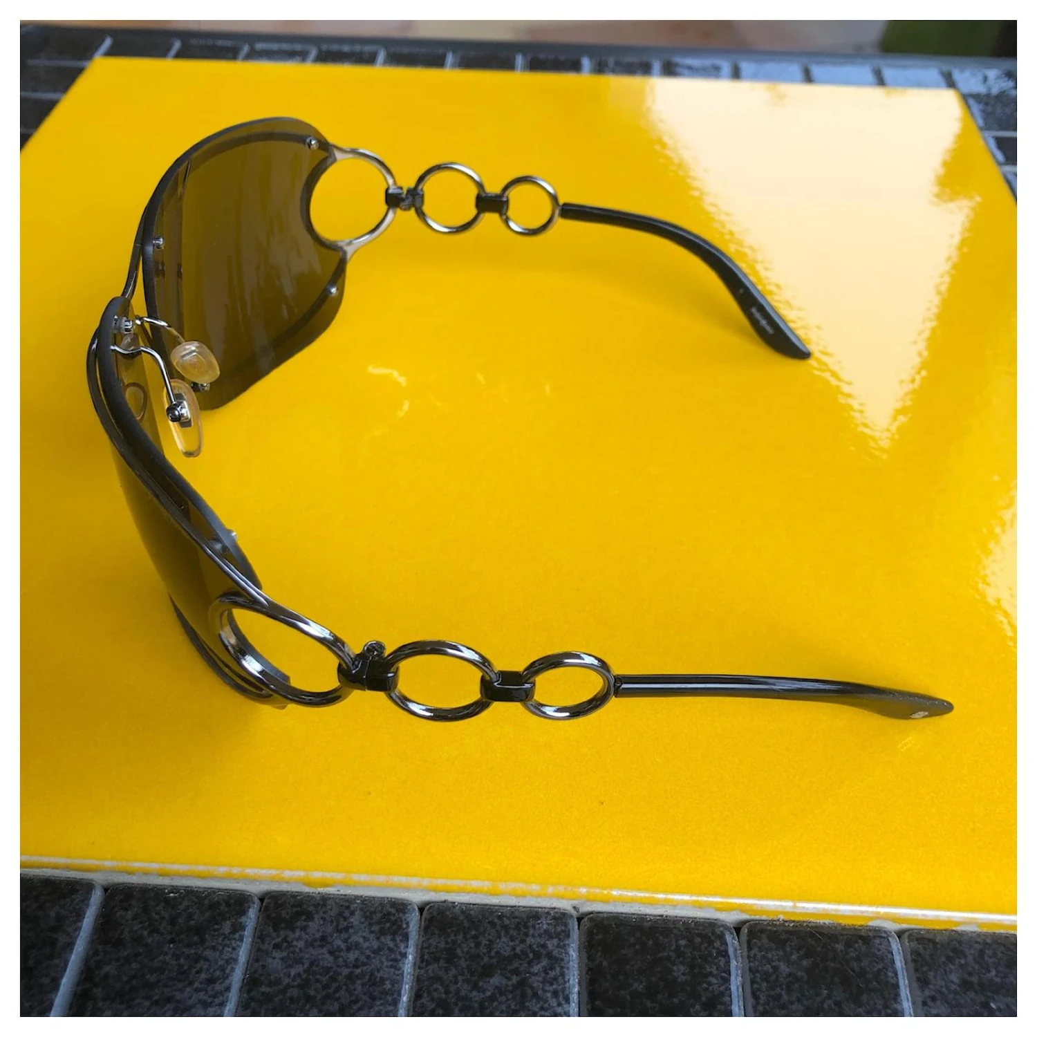 Yves Saint Laurent Soleil Métallisé 6 Yves Saint Laurent Soleil Métallisé – Image 4