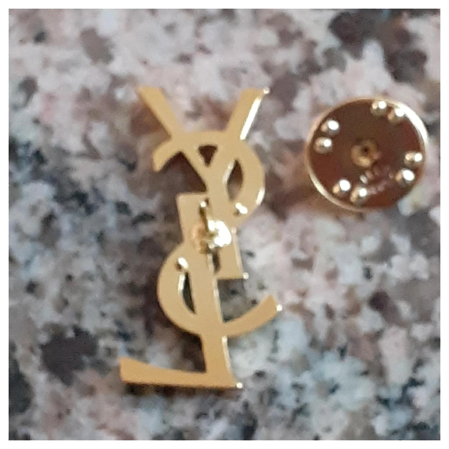 Yves Saint Laurent Pin's Broche Doré 4 Yves Saint Laurent Pin's Broche Doré – Image 2