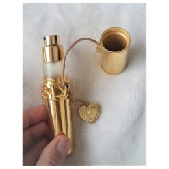 Yves Saint Laurent 1980’s – Rare Vaporisateur Doré Remplissable 20 Ml (numéro De Série) Marron Clair Bijouterie Dorée 19 Yves Saint Laurent 1980’s – Rare Vaporisateur Doré Remplissable 20 Ml (numéro De Série) Marron Clair Bijouterie Dorée -Yves Saint Laurent 499625 8