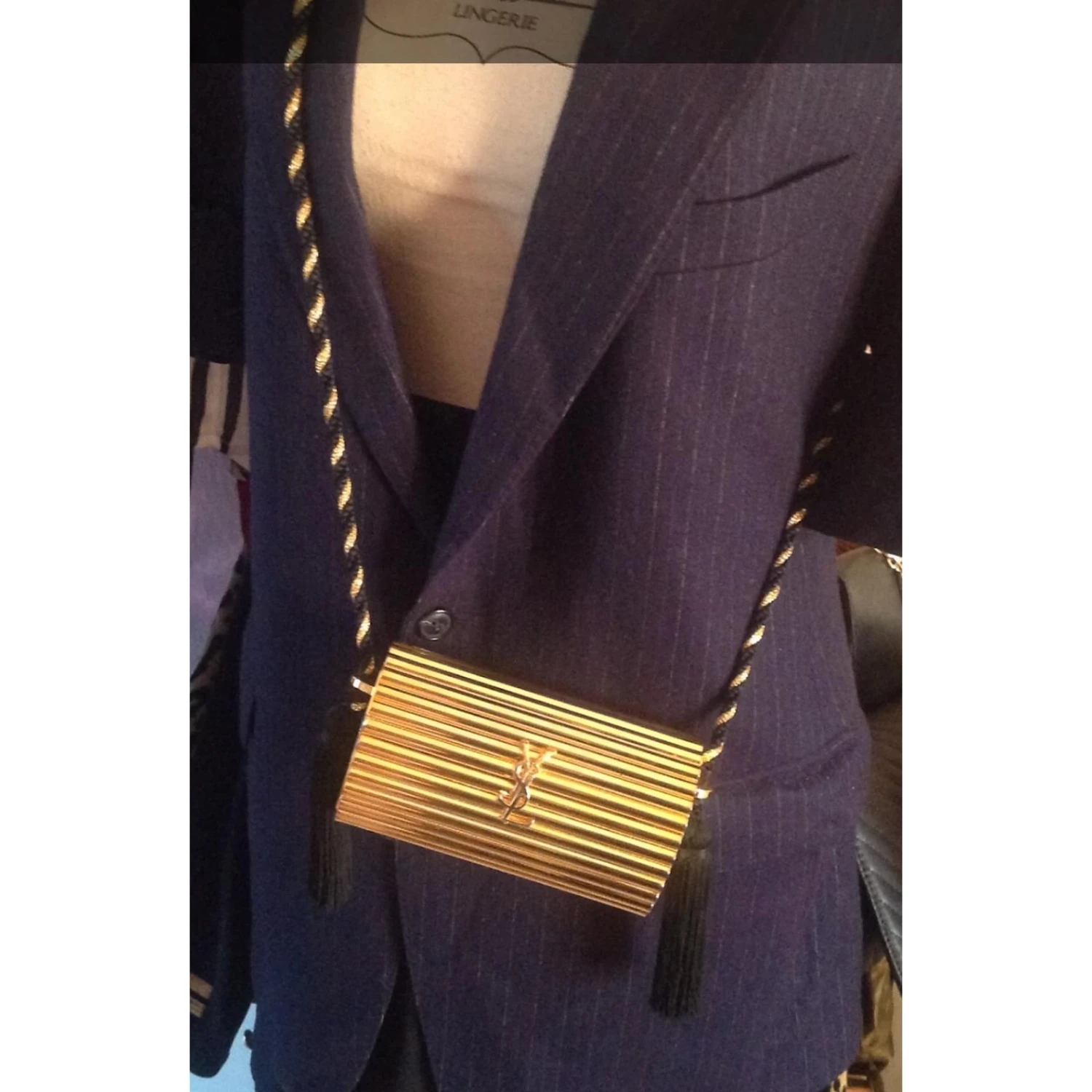 Yves Saint Laurent MINAUDIÈRE STRIÉE DORÉE VINTAGE 9 Yves Saint Laurent MINAUDIÈRE STRIÉE DORÉE VINTAGE – Image 7