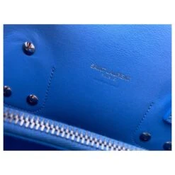 Sac Yves Saint Laurent Modèle " Sac De Jour" Cuir Bleu Ciel Bleu Clair 19 Sac Yves Saint Laurent Modèle " Sac De Jour" Cuir Bleu Ciel Bleu Clair -Yves Saint Laurent 516259 8