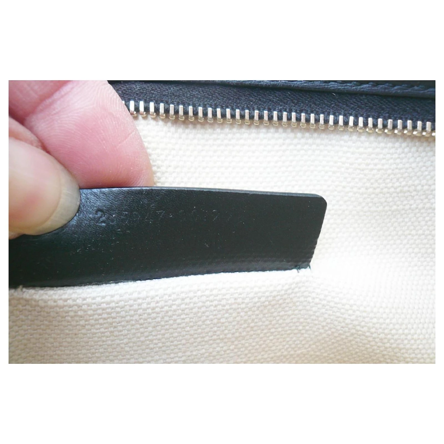 YVES SAINT LAURENT Pochette Bleu Foncé Coquillages TBE 7 YVES SAINT LAURENT Pochette Bleu Foncé Coquillages TBE – Image 5