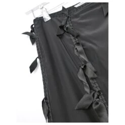 Yves Saint Laurent X Tom Ford AW02 Panneau En Soie Noire Et Jupe à Nœud 16 Yves Saint Laurent X Tom Ford AW02 Panneau En Soie Noire Et Jupe à Nœud -Yves Saint Laurent 561975 5