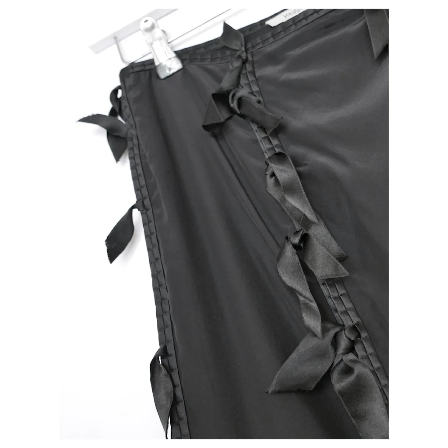 Yves Saint Laurent X Tom Ford AW02 Panneau En Soie Noire Et Jupe à Nœud 7 Yves Saint Laurent X Tom Ford AW02 Panneau En Soie Noire Et Jupe à Nœud – Image 5