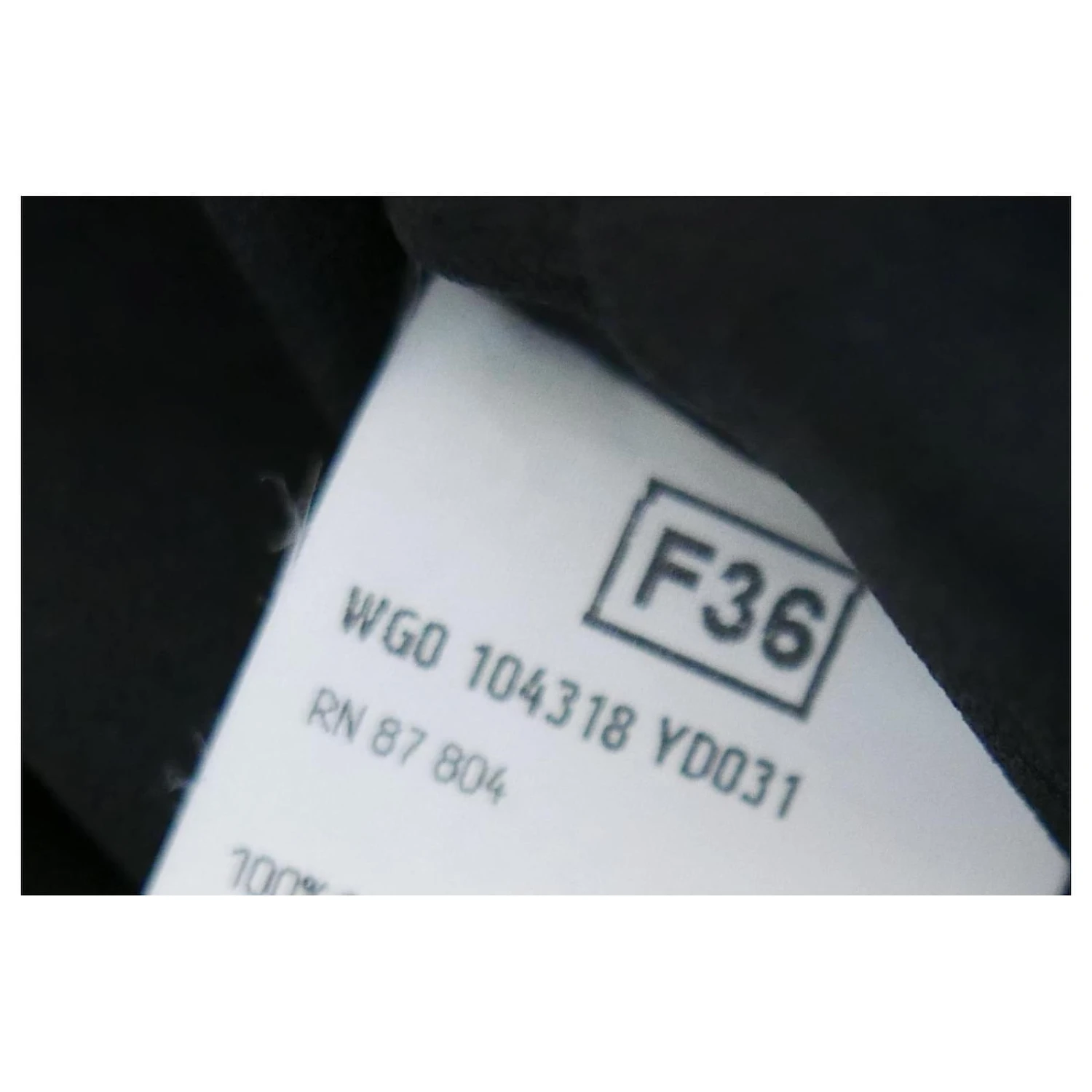 Yves Saint Laurent X Tom Ford AW02 Panneau En Soie Noire Et Jupe à Nœud 10 Yves Saint Laurent X Tom Ford AW02 Panneau En Soie Noire Et Jupe à Nœud – Image 8