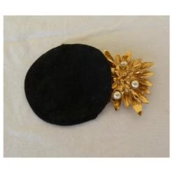 Yves Saint Laurent Broches Et Broches Doré Blanc Cassé 12 Yves Saint Laurent Broches Et Broches Doré Blanc Cassé -Yves Saint Laurent 572989 4