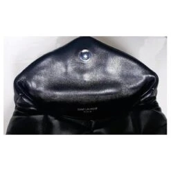 Yves Saint Laurent Petite Pochette Loulou Noir 12 Yves Saint Laurent Petite Pochette Loulou Noir -Yves Saint Laurent 604526 2